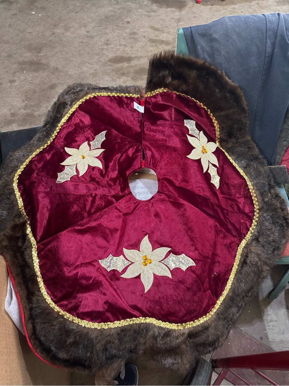 Valery Madelyn Holiday Tree Skirt in Burgundy with Faux Fur Trim